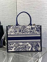 Dior Book Tote Medium Blue Tiger Size 36 x 16 x 27 cm - 3