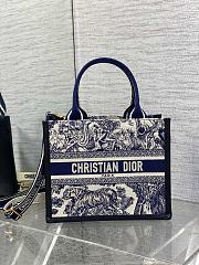 Dior Book Tote Small Blue Tiger Size 26 x 12 x 21 cm - 1