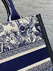 Dior Book Tote Small Blue Tiger Size 26 x 12 x 21 cm - 2