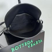 Bottega Veneta Large Liberta Black Size 30 x 20 x 8 cm - 5