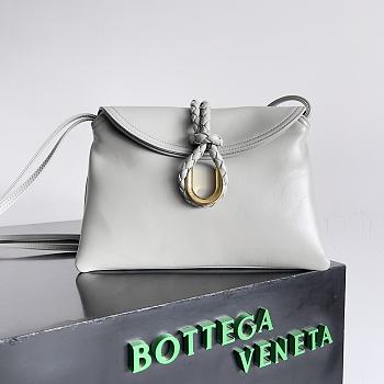 Bottega Veneta Large Liberta White Size 30 x 20 x 8 cm