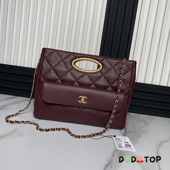 Chanel Clutch Lambskin & Gold-Tone Metal Red Size 24 × 34 × 8 cm - 1