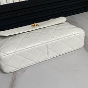 Chanel Clutch Lambskin & Gold-Tone Metal White Size 24 × 34 × 8 cm - 4