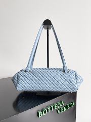 Bottega Veneta Shoulder Bag Blue Size 37 x 13 x 11.5 cm - 1