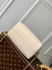 Louis Vuitton LV Speedy Bandoulière 20 M58953 White Size 20.5 x 13.5 x 12 cm - 2