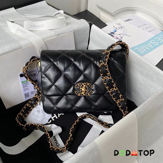 Chanel 19 Mini Flap Black Size 20 cm - 1