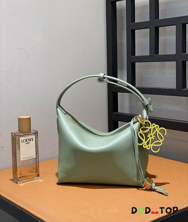 Loewe Cubi Leather Bag Green Size 21 x 17 x 12.5 cm - 1