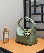 Loewe Cubi Leather Bag Green Size 21 x 17 x 12.5 cm - 6