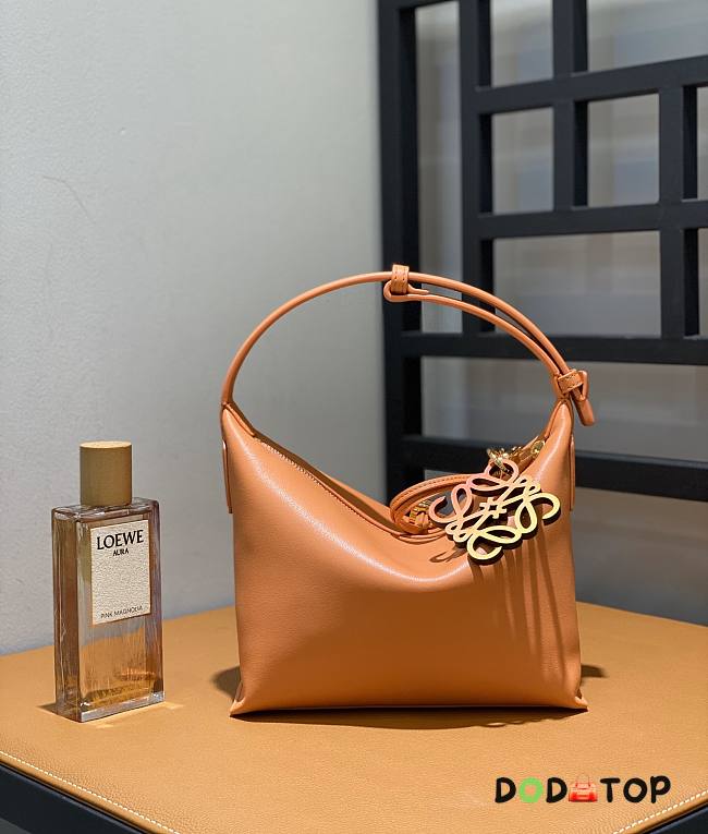 Loewe Cubi Leather Bag Orange Size 21 x 17 x 12.5 cm - 1