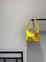 Loewe Cubi Leather Bag Yellow Size 21 x 17 x 12.5 cm - 2