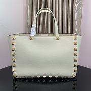 Valentino Garavani Rockstud Tote White Size 40 × 27 × 20 cm - 1