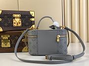 Louis Vuitton Vanity Chain Pouch Handbag M12427 Grey Size 19 x 11.5 x 6.5 cm - 6