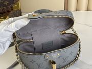 Louis Vuitton Vanity Chain Pouch Handbag M12427 Grey Size 19 x 11.5 x 6.5 cm - 3