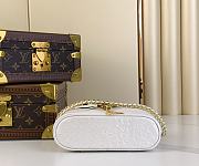 Louis Vuitton Vanity Chain Pouch White Ostrich Size 19 x 11.5 x 6.5 cm - 6