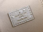 Louis Vuitton Vanity Chain Pouch White Ostrich Size 19 x 11.5 x 6.5 cm - 3