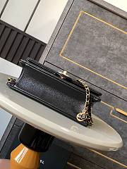 Chanel CF Caviar Gold Coin Black Size 22 x 13 x 7 cm - 4