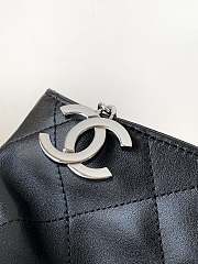 Chanel Ultimate Soft Hobo Bag Black Size 30 x 20 x 12 cm - 5