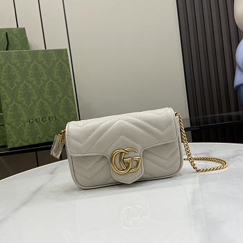 Gucci GG Marmont Mini Light Gray Size 10 x 16.5 x 4.5 cm