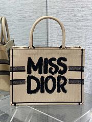 Dior Medium Book Tote Beige And Black Size 36 x 18 x 28 cm - 1