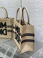 Dior Medium Book Tote Beige And Black Size 36 x 18 x 28 cm - 4