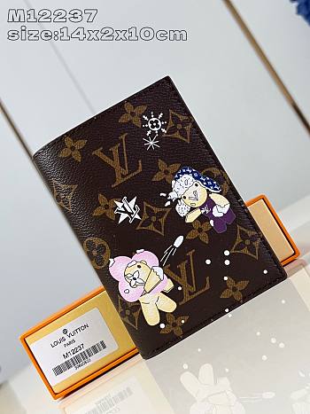 Louis Vuitton Passport Cover M12219 Snow Size 10 x 14 x 2.5 cm