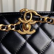 Chanel Black Chain Bag Size 16 × 21 × 7 cm - 3