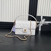 Chanel Classic Flap Bag White Size 16 × 22 × 5 cm - 1