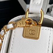 Chanel Classic Flap Bag White Size 16 × 22 × 5 cm - 6