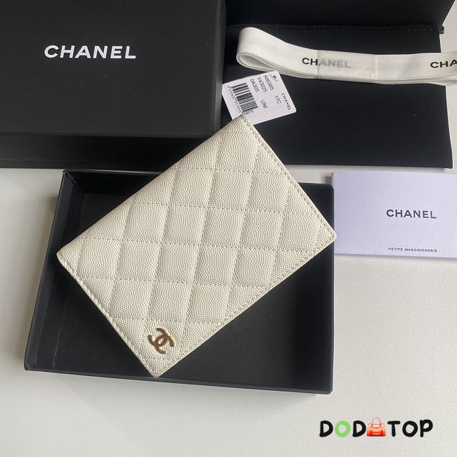 Chanel Classic Passport Holder White Size 14.5 × 10.5 × 2 cm - 1