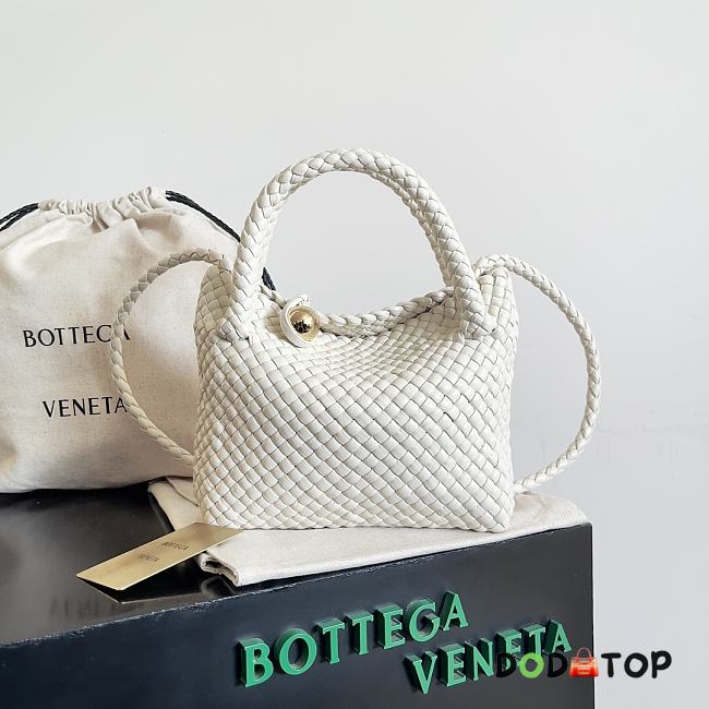 Bottega Veneta Mini Tosca White Bag Size 20 x 15.5 x 7 cm - 1