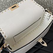 Valentino Garavani Small Rockstud Grainy Calfskin Crossbody Bag White Size 24 x 12 x 6 cm - 2