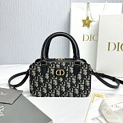 Dior Montaigne 30 Square Bag Size 20 x 11.5 x 7 cm - 1