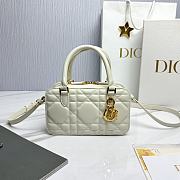 Dior Montaigne 30 Square Bag White Size 20 x 11.5 x 7 cm - 1