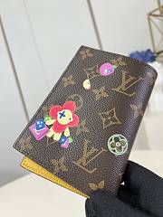 Louis Vuitton Passport Holder M12221 Size 14 x 2.5 x 10 cm - 2