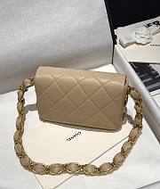 Chanel Thick Chain Hobo Underarm Bag Beige Size 20 x 11.5 x 5.5 cm - 4