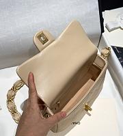 Chanel Thick Chain Hobo Underarm Bag Beige Size 20 x 11.5 x 5.5 cm - 2