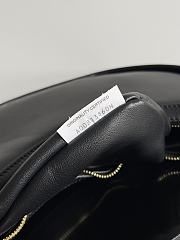 Bottega Veneta Cowhide Half-Moon Bag Black Size 28 x 27 x 6 cm - 5