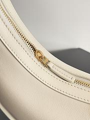 Bottega Veneta Cowhide Half-Moon Bag White Size 28 x 27 x 6 cm - 3