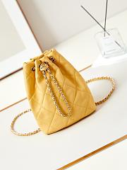 Chanel Leather Bucket Yellow Bag Size 22 x 17 x 7.5 cm - 1