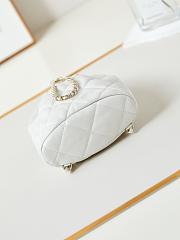 Chanel Leather Bucket White Bag Size 22 x 17 x 7.5 cm - 5