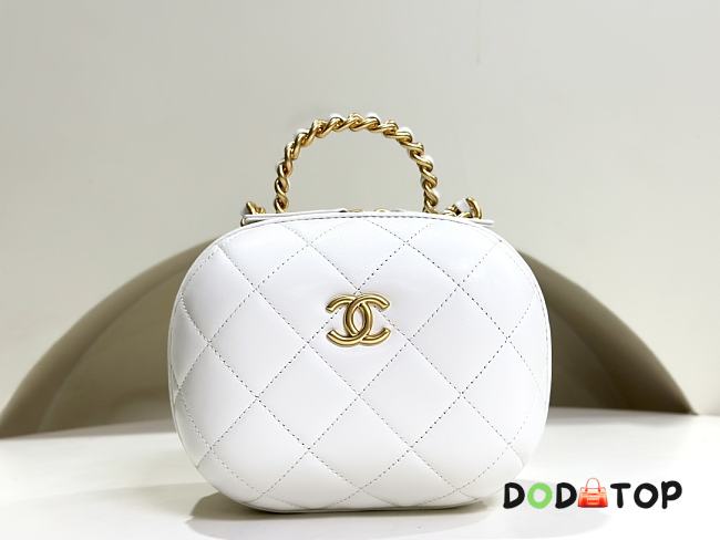 Chanel Small Round Bag White Size 13.5 x 16.5 x 10.5 cm - 1