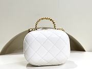 Chanel Small Round Bag White Size 13.5 x 16.5 x 10.5 cm - 5