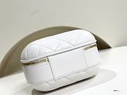 Chanel Small Round Bag White Size 13.5 x 16.5 x 10.5 cm - 4