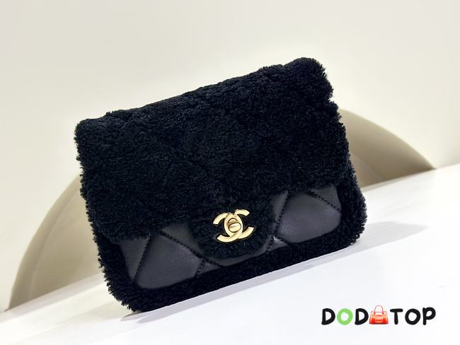 Chanel 24k Teddy Lamb Wool Black Size 19 x 15 x 5 cm - 1