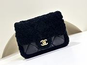 Chanel 24k Teddy Lamb Wool Black Size 19 x 15 x 5 cm - 1