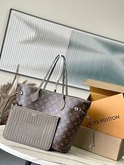 Louis Vuitton M12063 Neverfull Inside Out Medium Size 31 × 28 × 14 cm - 1