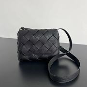 Bottega Veneta Diago Crossbody Bag Black Size 22.5 x 16.5 x 5.5 cm - 1