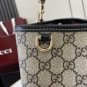 Gucci GG Emblem Small Shoulder Bag Size 25 x 25 x 15.5 cm - 5