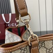 Gucci GG Emblem Small Shoulder Bag Brown Size 25 x 25 x 15.5 cm - 2