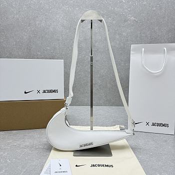 Nike x Jacquemus Smooth Shoulder Bag White Size 30 x 8.5 cm